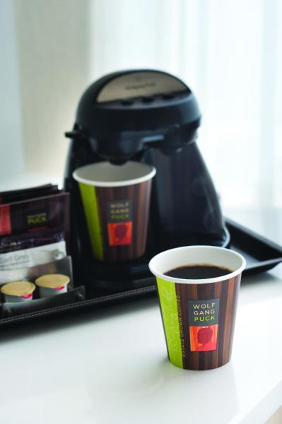 Hearing Accessible 2 Queens - Non-Smoking